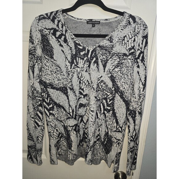 Leo & Ugo Sweater Knit Paris Tiger sparkle Soft V-neck Fairy women S 4 $321 - Picture 2 of 16